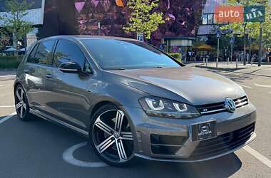 Хэтчбек Volkswagen Golf R 2016 в Киеве