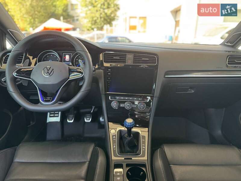 Хэтчбек Volkswagen Golf R 2017 в Одессе