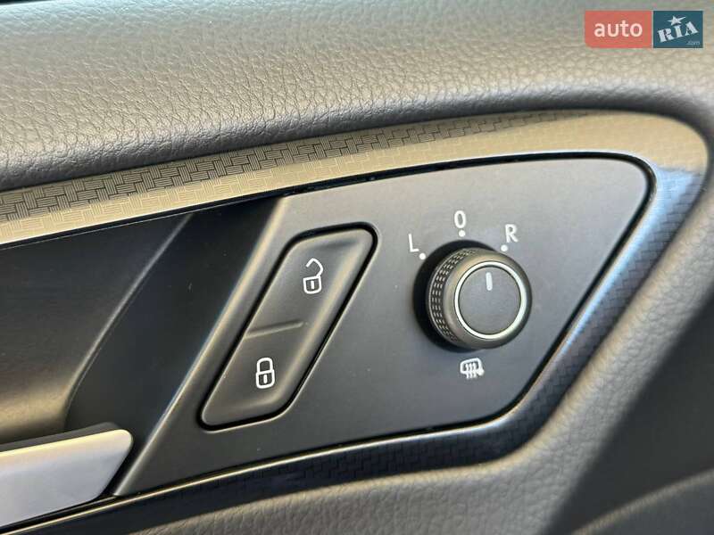 Хэтчбек Volkswagen Golf R 2017 в Одессе