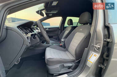Хэтчбек Volkswagen Golf R 2015 в 