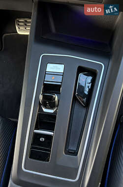 Хэтчбек Volkswagen Golf R 2022 в 