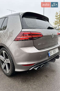 Хэтчбек Volkswagen Golf R 2015 в 