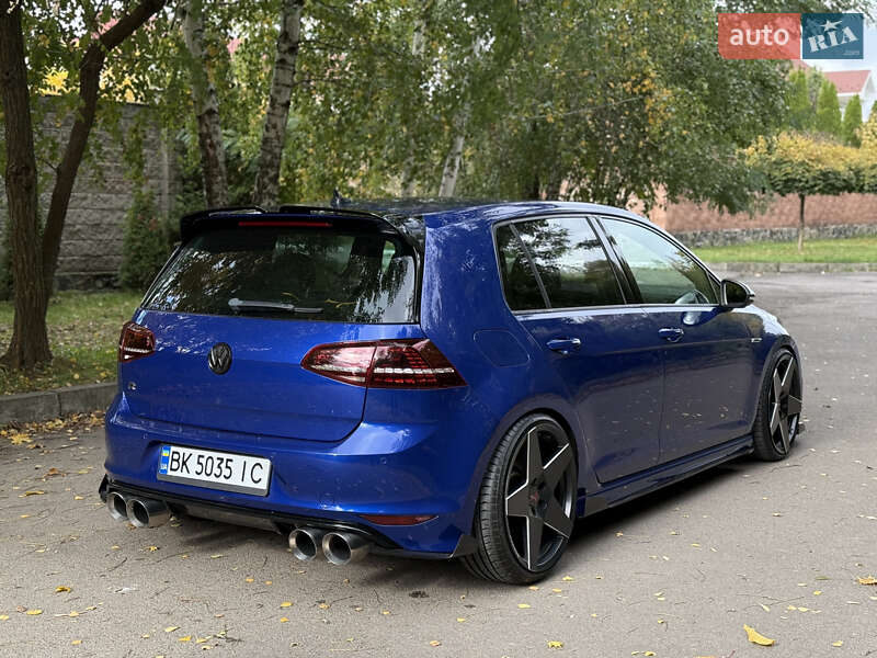 Хэтчбек Volkswagen Golf R 2015 в Ровно