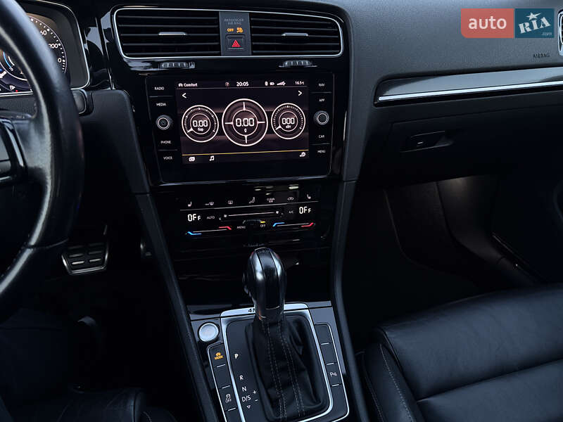 Хэтчбек Volkswagen Golf R 2015 в Ровно