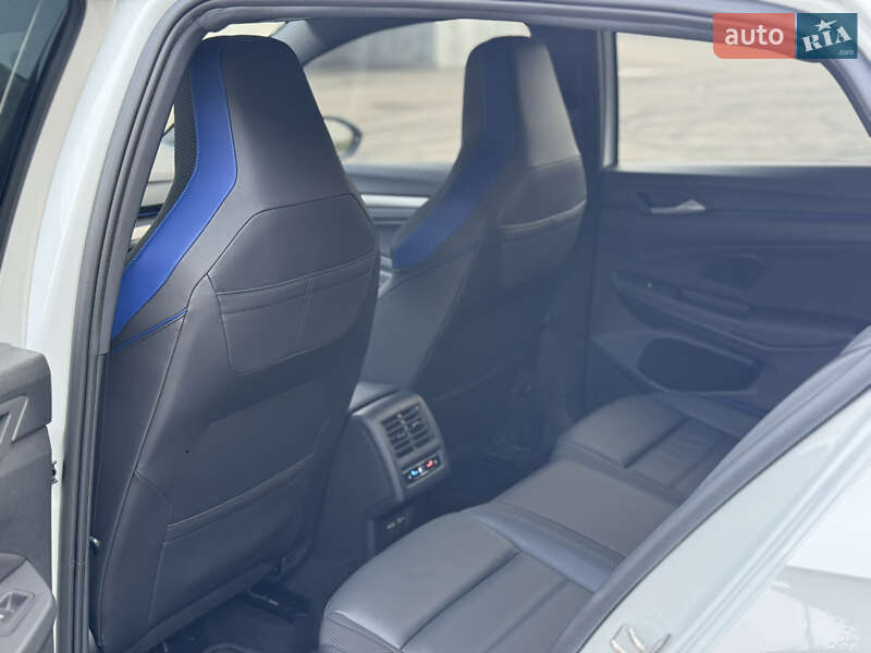 Хетчбек Volkswagen Golf R 2023 в Києві