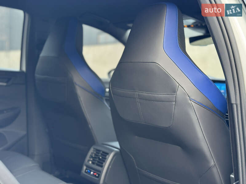 Хетчбек Volkswagen Golf R 2023 в Києві