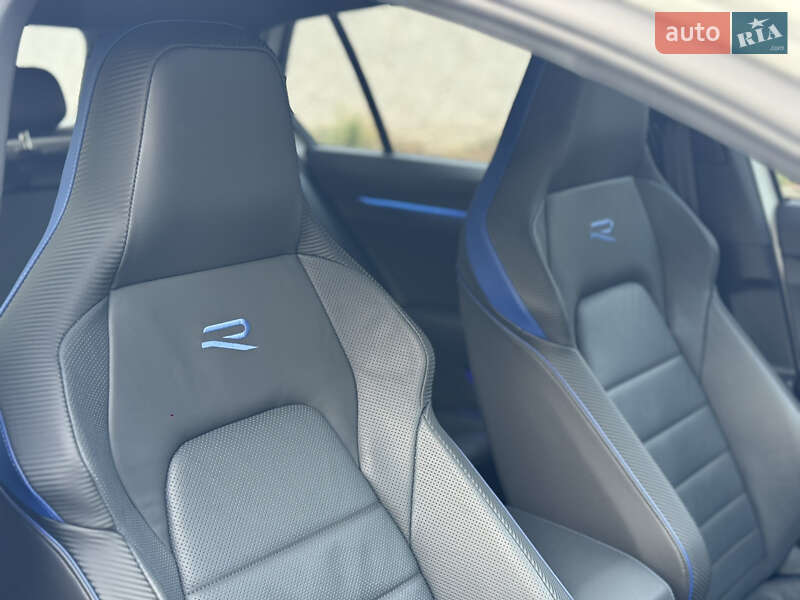 Хетчбек Volkswagen Golf R 2023 в Києві