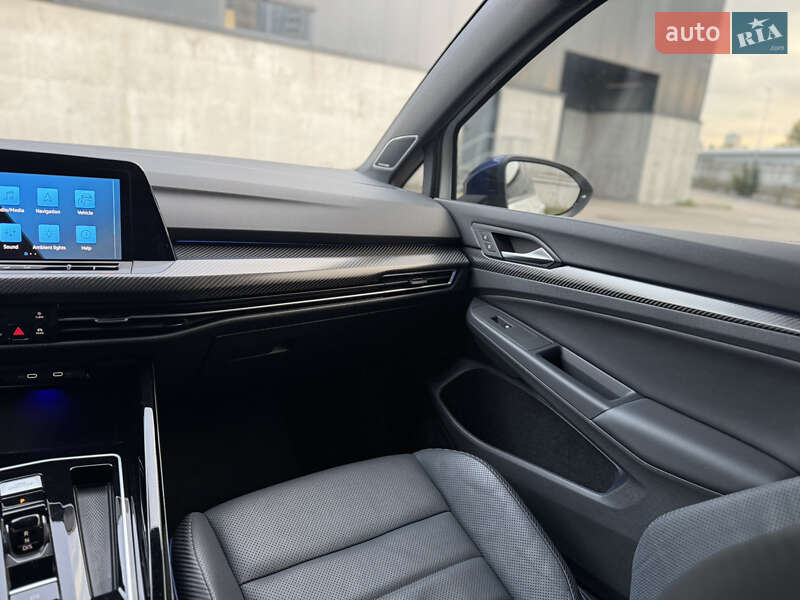 Хетчбек Volkswagen Golf R 2023 в Києві