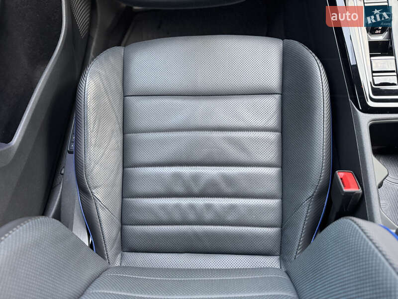 Хетчбек Volkswagen Golf R 2023 в Києві