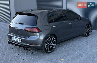 Хэтчбек Volkswagen Golf R 2017 в 