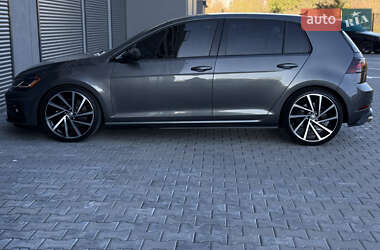 Хэтчбек Volkswagen Golf R 2017 в 