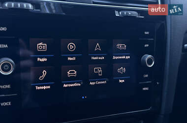 Хэтчбек Volkswagen Golf R 2017 в 