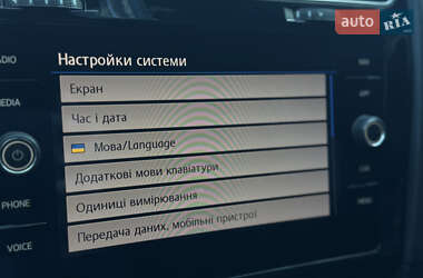 Хэтчбек Volkswagen Golf R 2017 в 