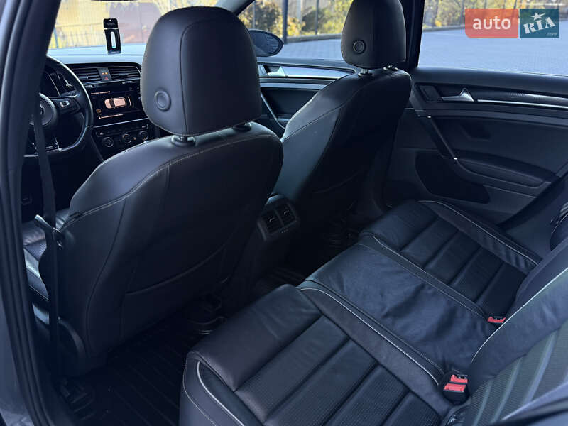 Хэтчбек Volkswagen Golf R 2017 в Хмельницком фото 100 Хэтчбек Volkswagen Golf R 2017 в Хмельницком