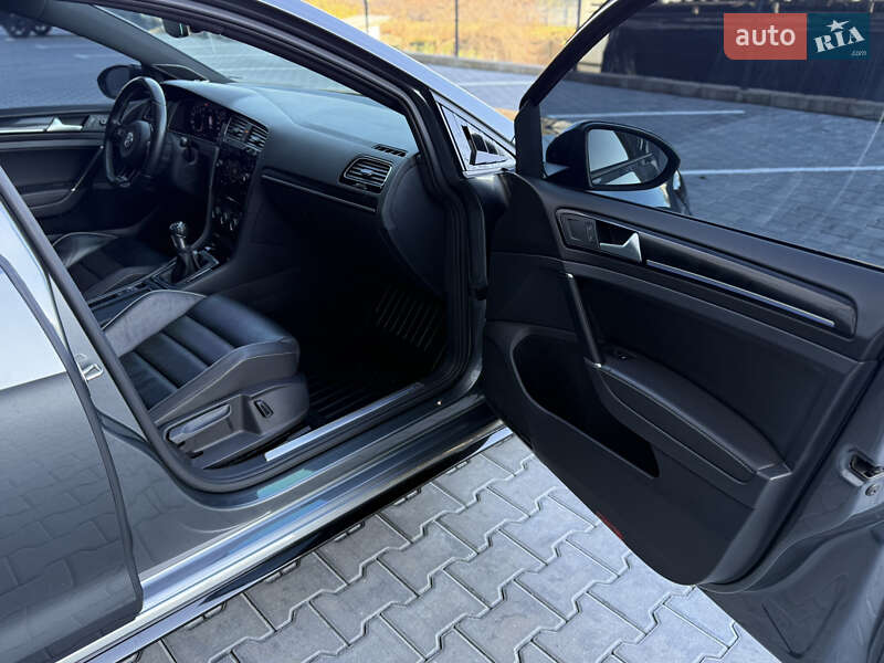 Хэтчбек Volkswagen Golf R 2017 в Хмельницком фото 110 Хэтчбек Volkswagen Golf R 2017 в Хмельницком