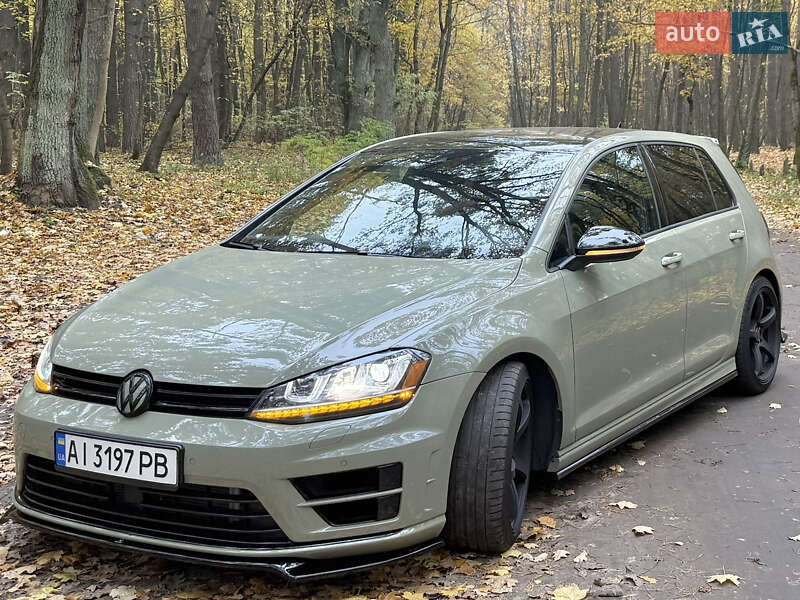 Хетчбек Volkswagen Golf R 2017 в Києві