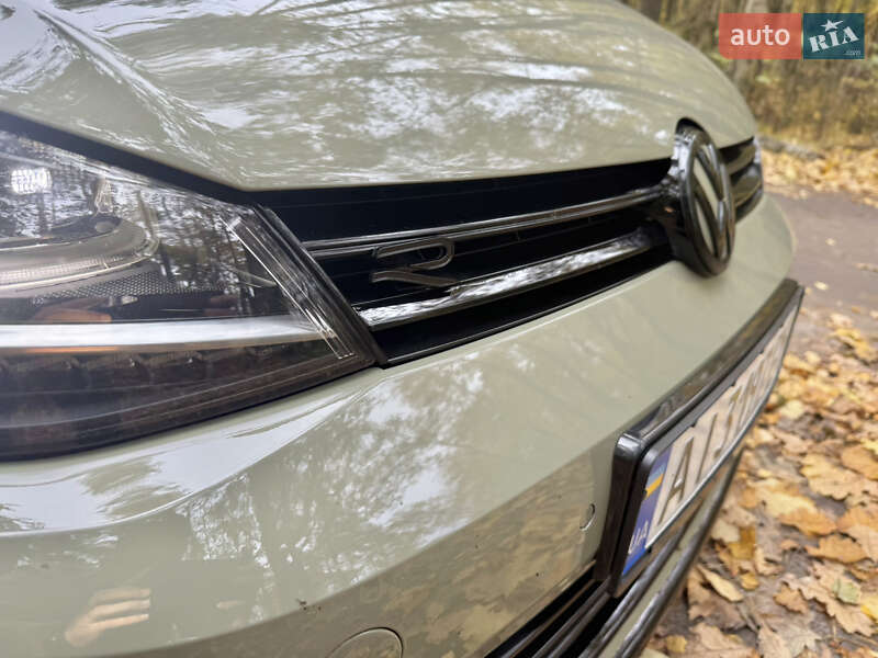 Хетчбек Volkswagen Golf R 2017 в Києві