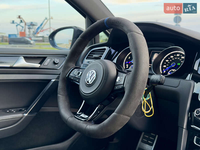 Хэтчбек Volkswagen Golf R 2015 в Львове фото 50 Хэтчбек Volkswagen Golf R 2015 в Львове