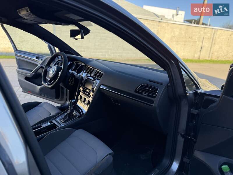 Хэтчбек Volkswagen Golf R 2015 в Стрые фото 18 Хэтчбек Volkswagen Golf R 2015 в Стрые