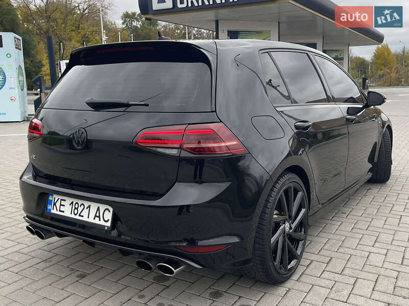 Хетчбек Volkswagen Golf R 2016 в Дніпрі