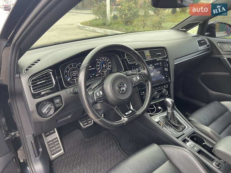 Хетчбек Volkswagen Golf R 2016 в Дніпрі