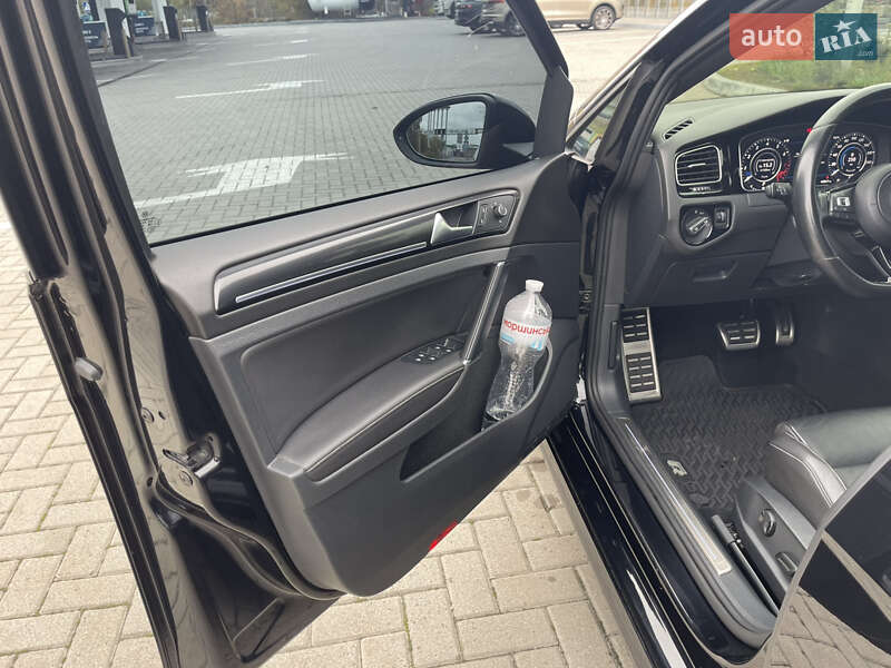 Хетчбек Volkswagen Golf R 2016 в Дніпрі