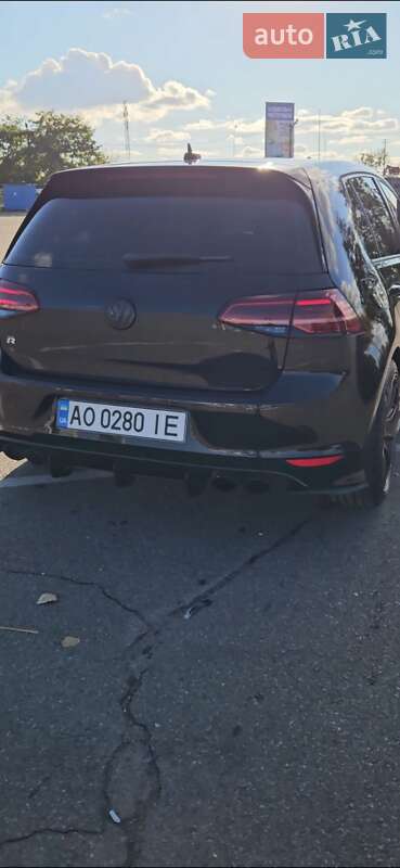 Хэтчбек Volkswagen Golf R 2016 в Белогородке