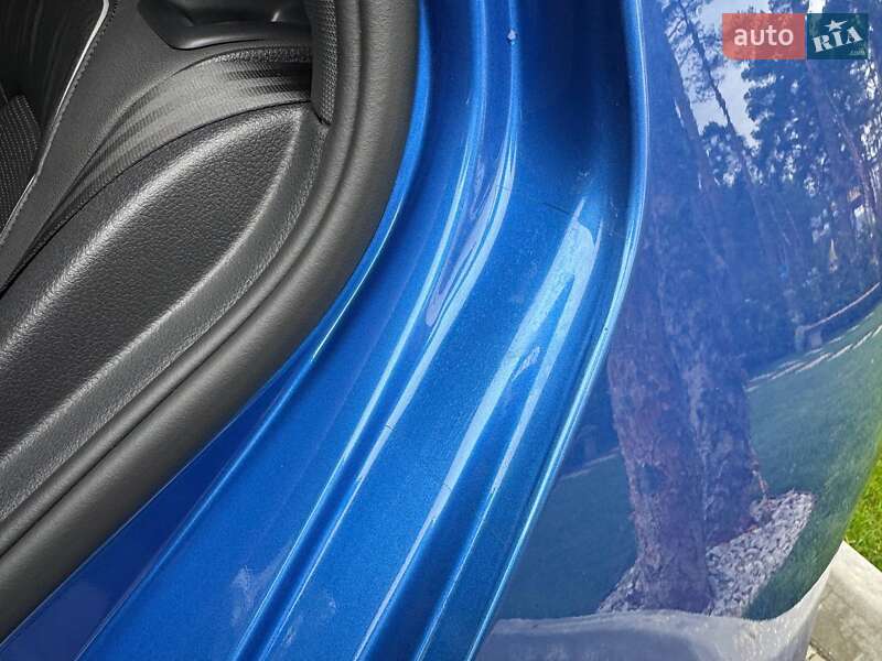 Хэтчбек Volkswagen Golf R 2019 в Киеве