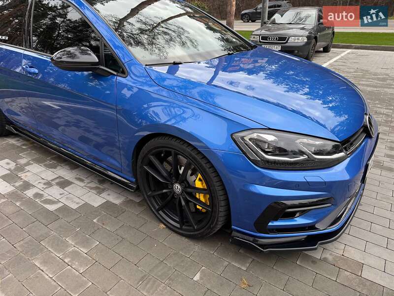 Хэтчбек Volkswagen Golf R 2019 в Киеве