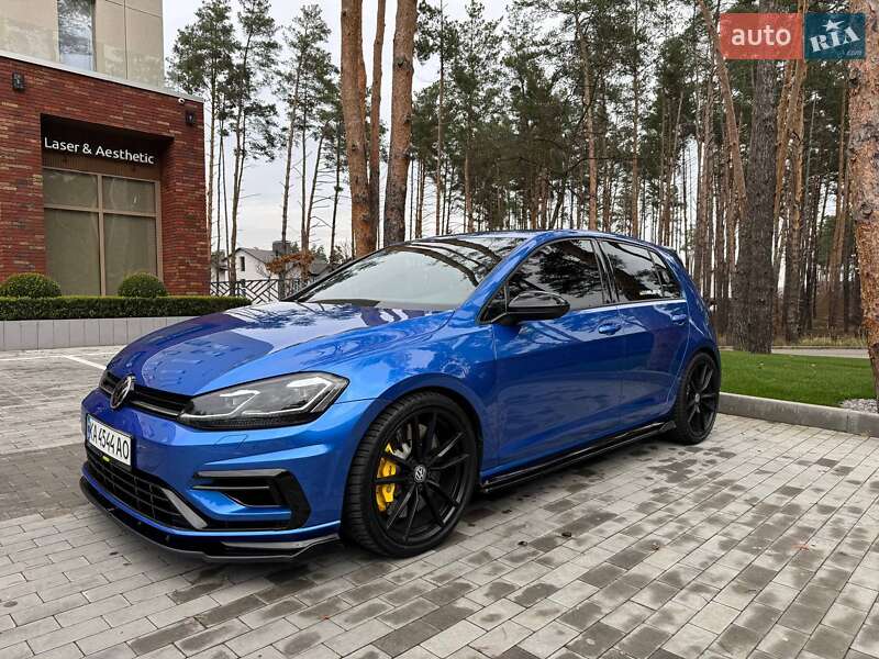 Хэтчбек Volkswagen Golf R 2019 в Киеве