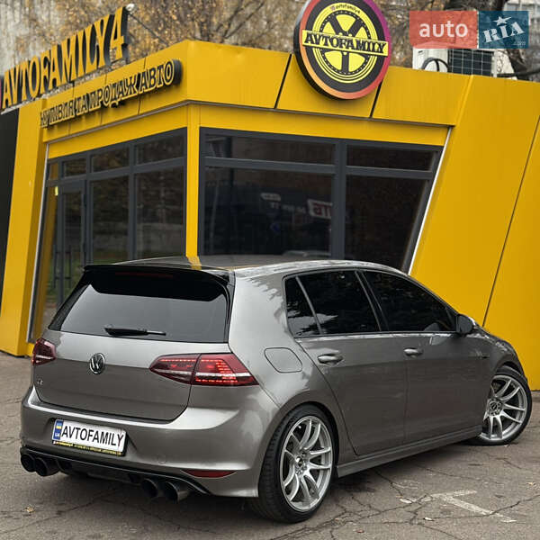 Хетчбек Volkswagen Golf R 2014 в Києві
