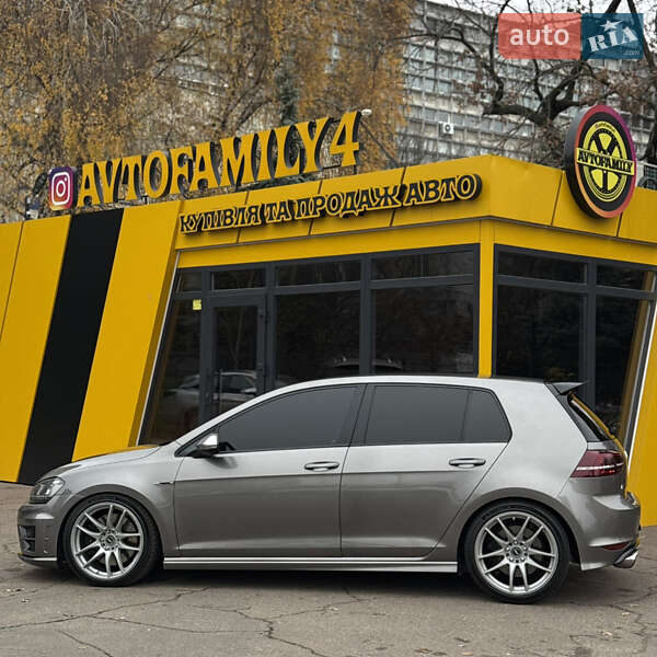 Хетчбек Volkswagen Golf R 2014 в Києві