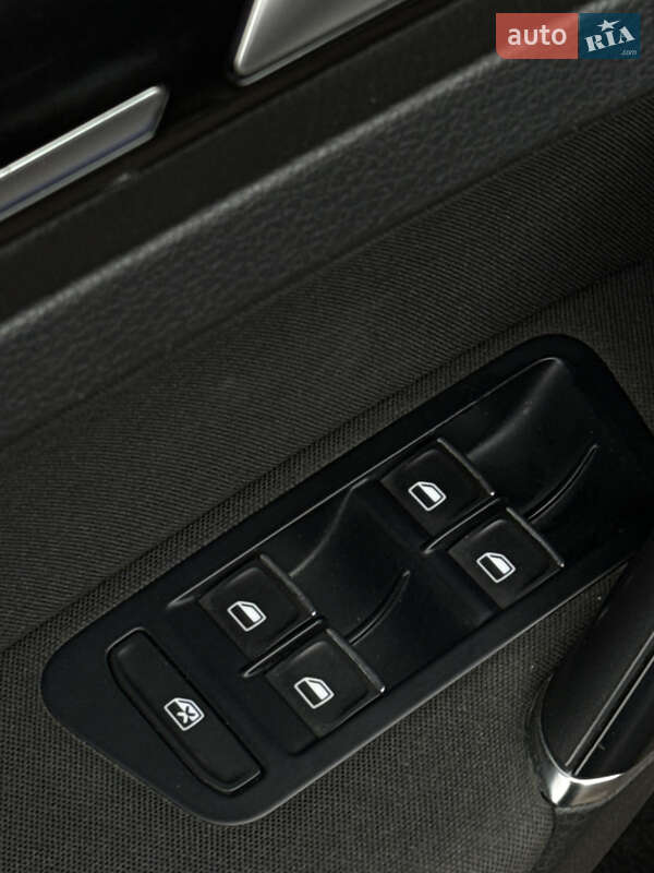 Хетчбек Volkswagen Golf R 2014 в Києві