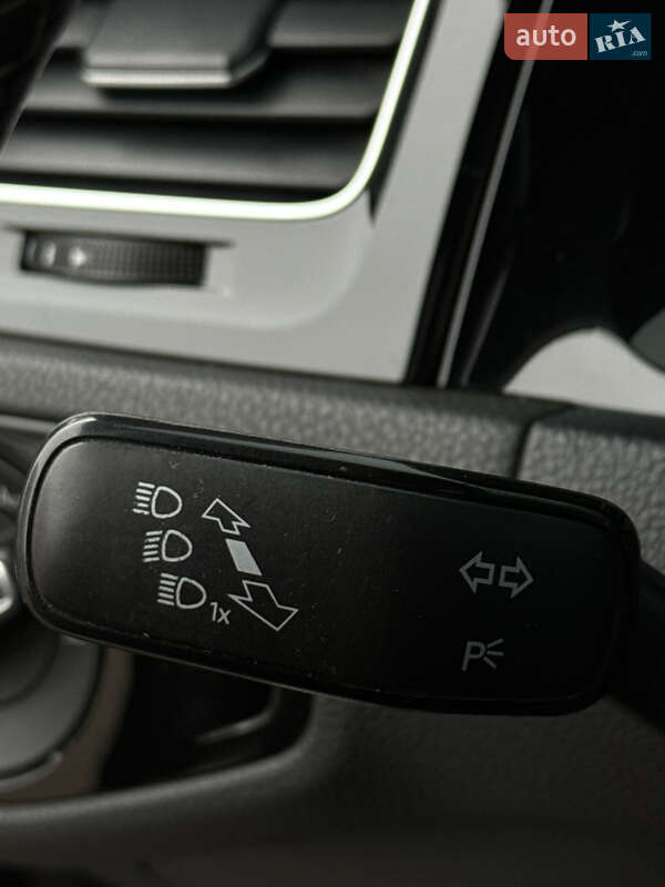 Хетчбек Volkswagen Golf R 2014 в Києві