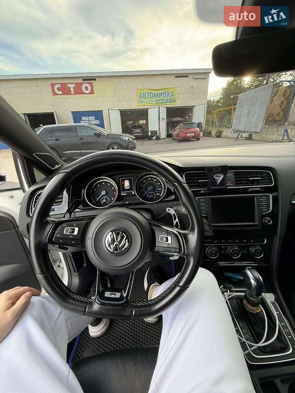 Хэтчбек Volkswagen Golf R 2017 в Кривом Роге фото 15 Хэтчбек Volkswagen Golf R 2017 в Кривом Роге
