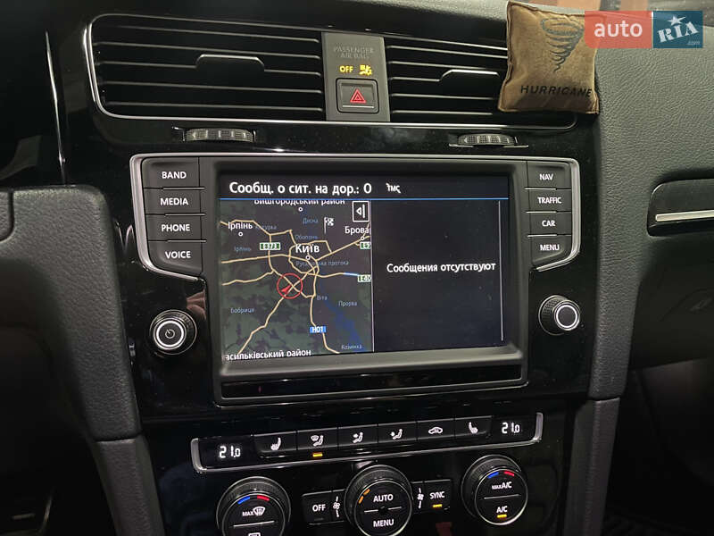 Хэтчбек Volkswagen Golf R 2015 в Киеве