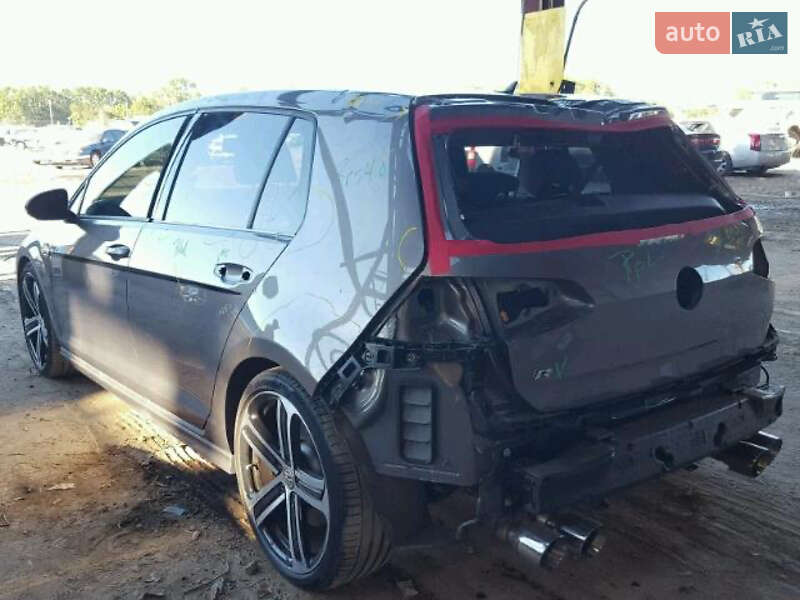 Хетчбек Volkswagen Golf R 2015 в Києві