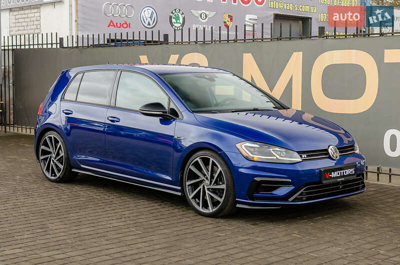 Хэтчбек Volkswagen Golf R 2019 в Киеве