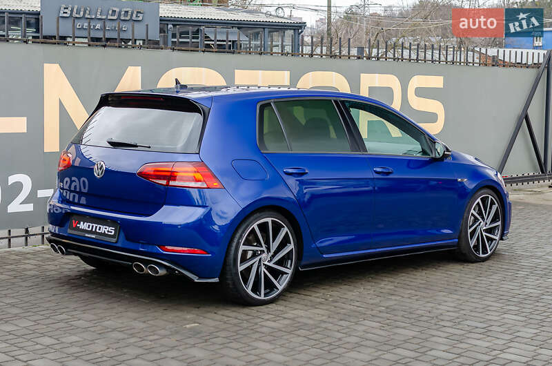 Хэтчбек Volkswagen Golf R 2019 в Киеве