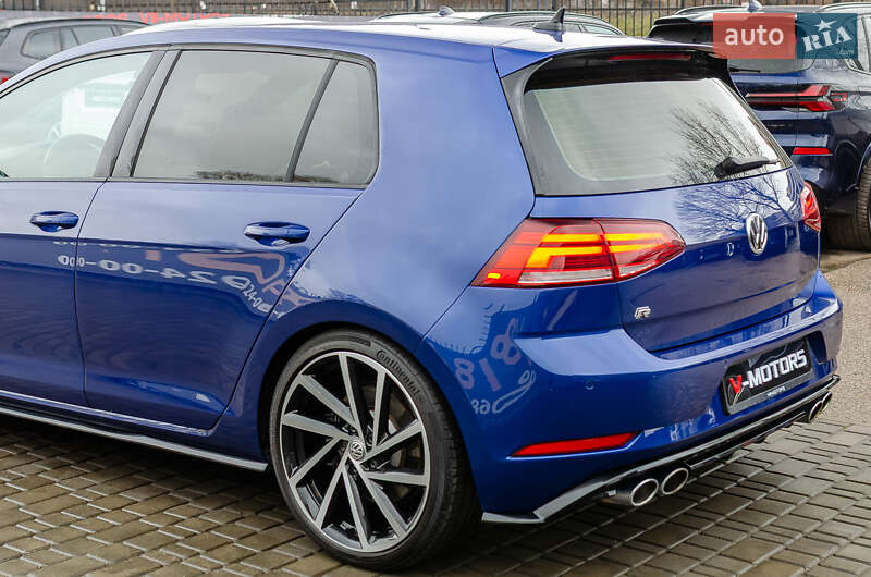 Хэтчбек Volkswagen Golf R 2019 в Киеве