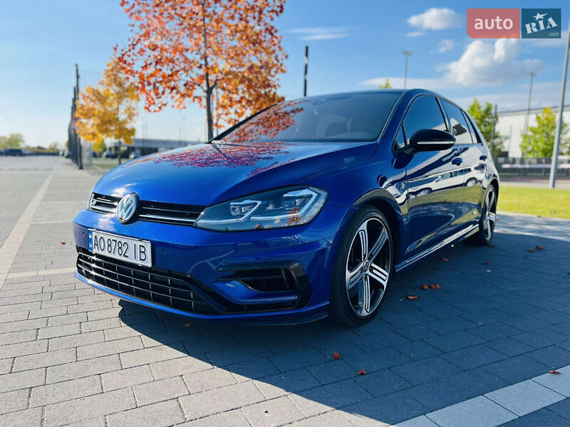 Хэтчбек Volkswagen Golf R 2016 в Мукачево