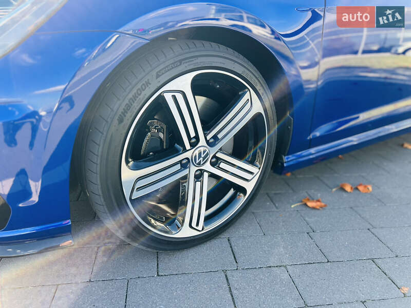 Хэтчбек Volkswagen Golf R 2016 в Мукачево