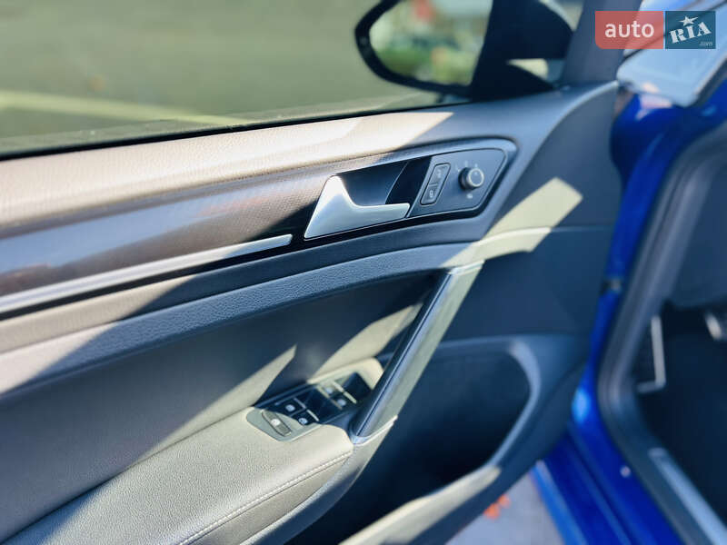 Хэтчбек Volkswagen Golf R 2016 в Мукачево