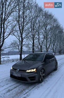 Хэтчбек Volkswagen Golf R 2016 в Киеве