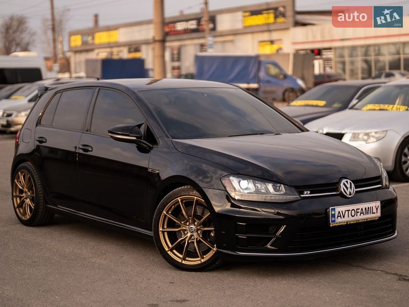 Хэтчбек Volkswagen Golf R 2016 в Днепре