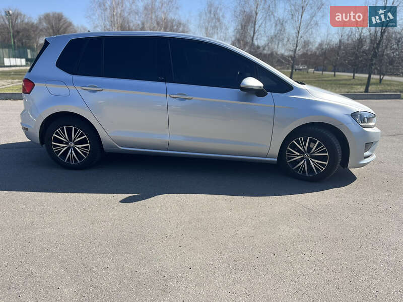 Микровэн Volkswagen Golf Sportsvan 2016 в Александрие фото 3 Микровэн Volkswagen Golf Sportsvan 2016 в Александрие
