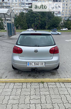 Хэтчбек Volkswagen Golf V 2005 в Львове