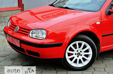 Хэтчбек Volkswagen Golf 2000 в 