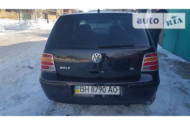 Хэтчбек Volkswagen Golf 2003 в Одессе