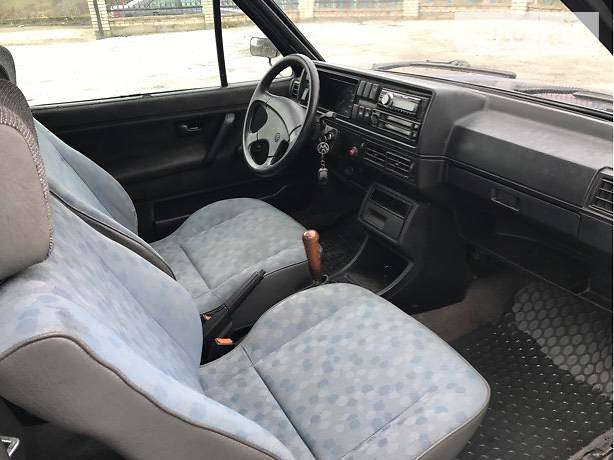 Хэтчбек Volkswagen Golf 1987 в Ровно